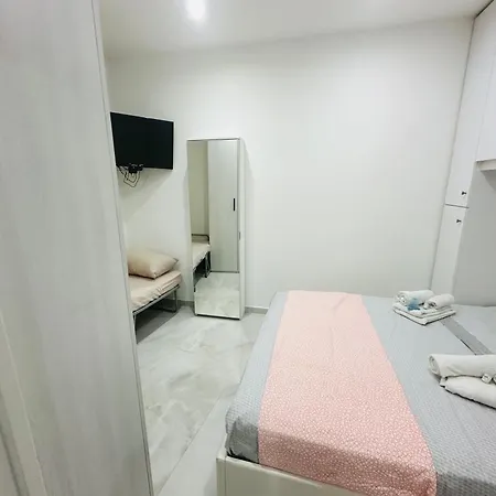 Perla Del Mare - Lungomare Di Crotone, 30 Mt Dal Mare Appartement *